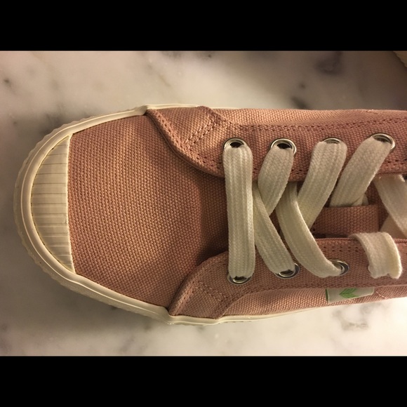 Cariuma Rose OCA Low Canvas Sneakers, size 7.5 worn once. - Picture 5 of 12